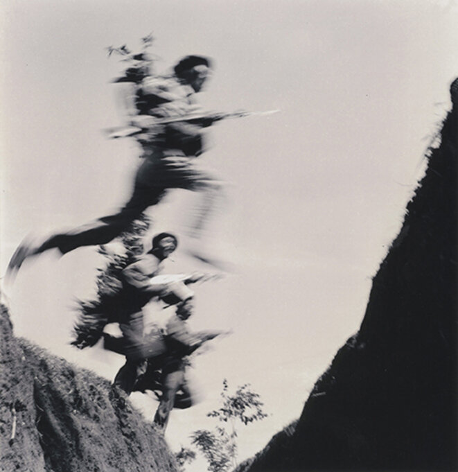 Troupes d’assaut nord-vietnamiennes à l’offensive. © Hua Kiem Troupes d’assaut nord-vietnamiennes à l’offensive. © Hua Kiem